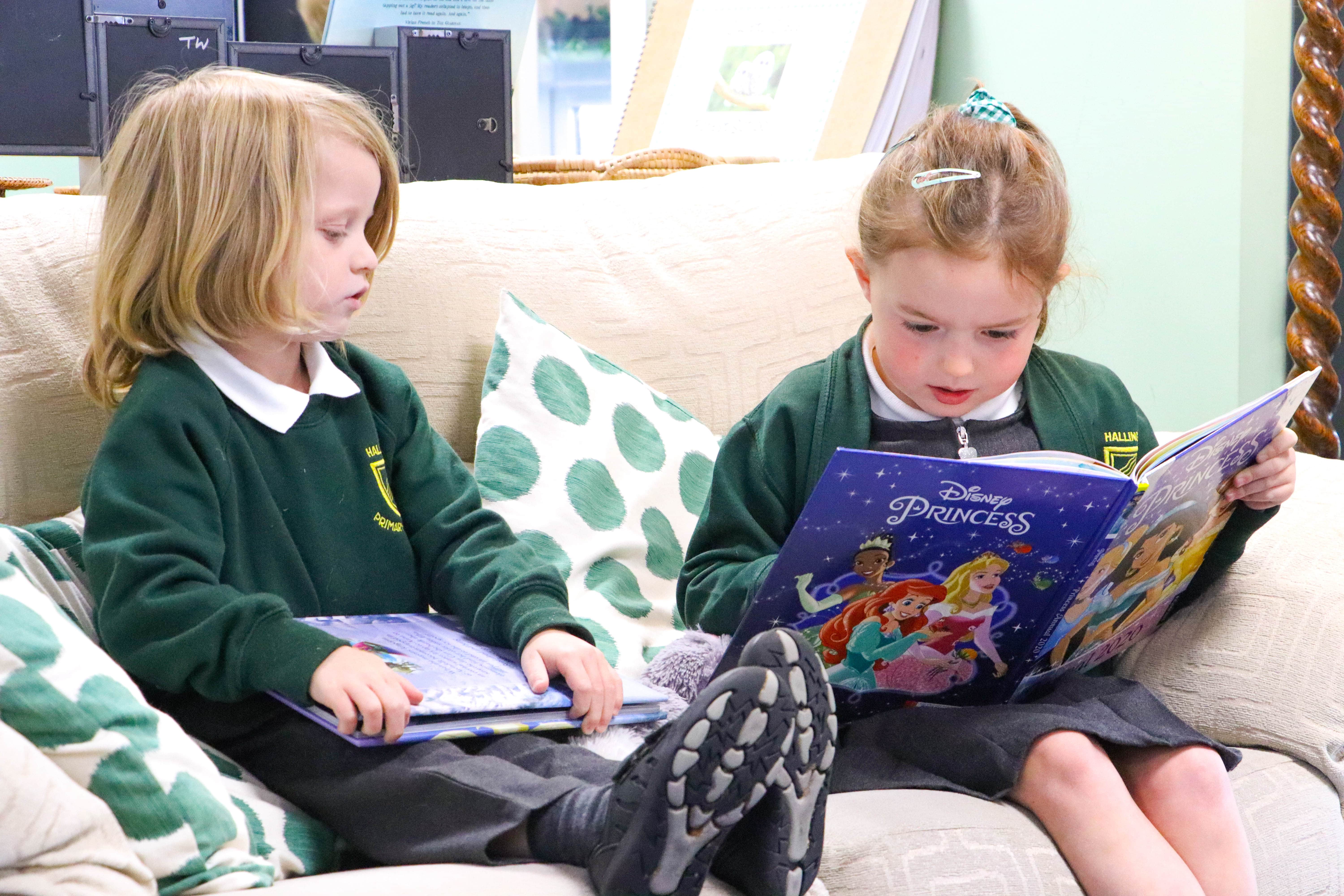 IMG_0621-min pupils from eyfs reading together