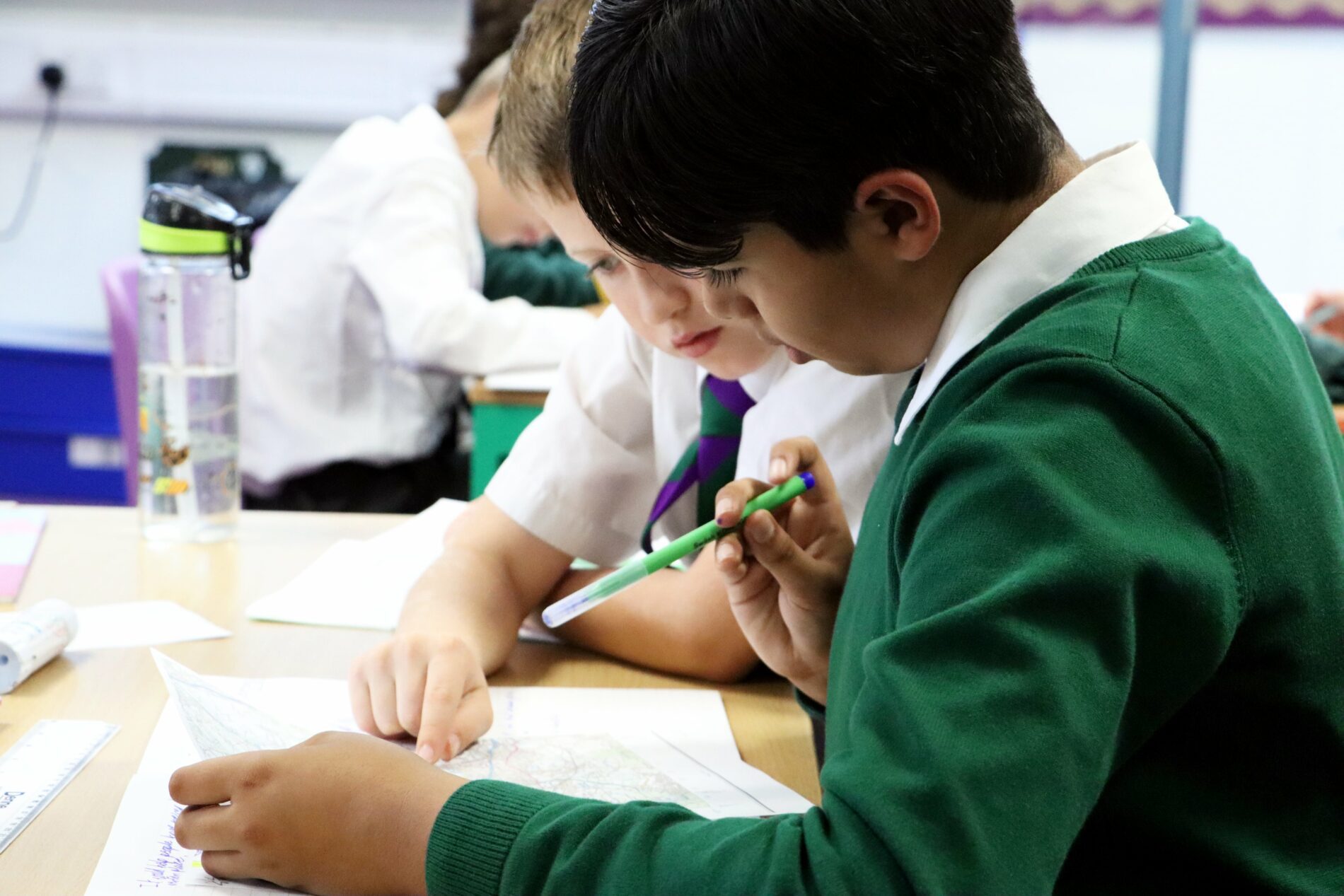 IMG_0875 pupils helping each other in geography
