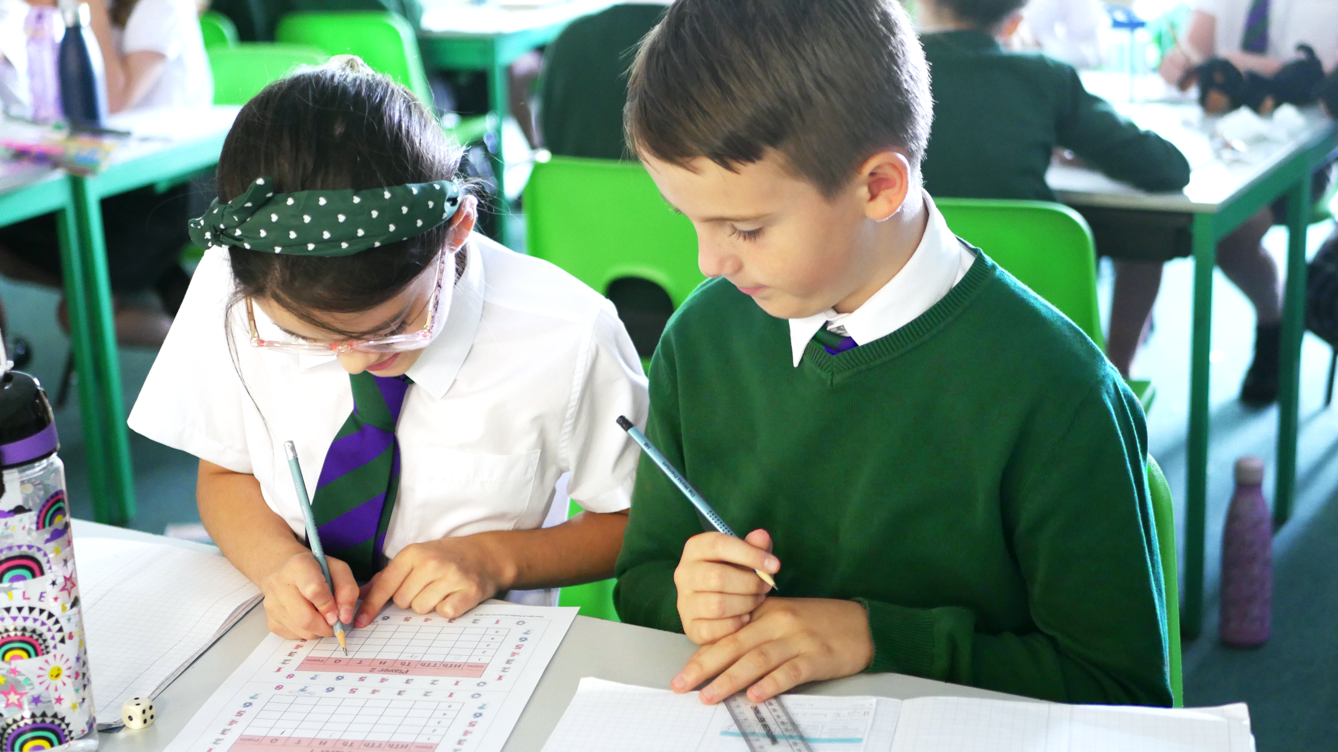 P1170438 pupils helping each other in mathematics lessons at halling primary school